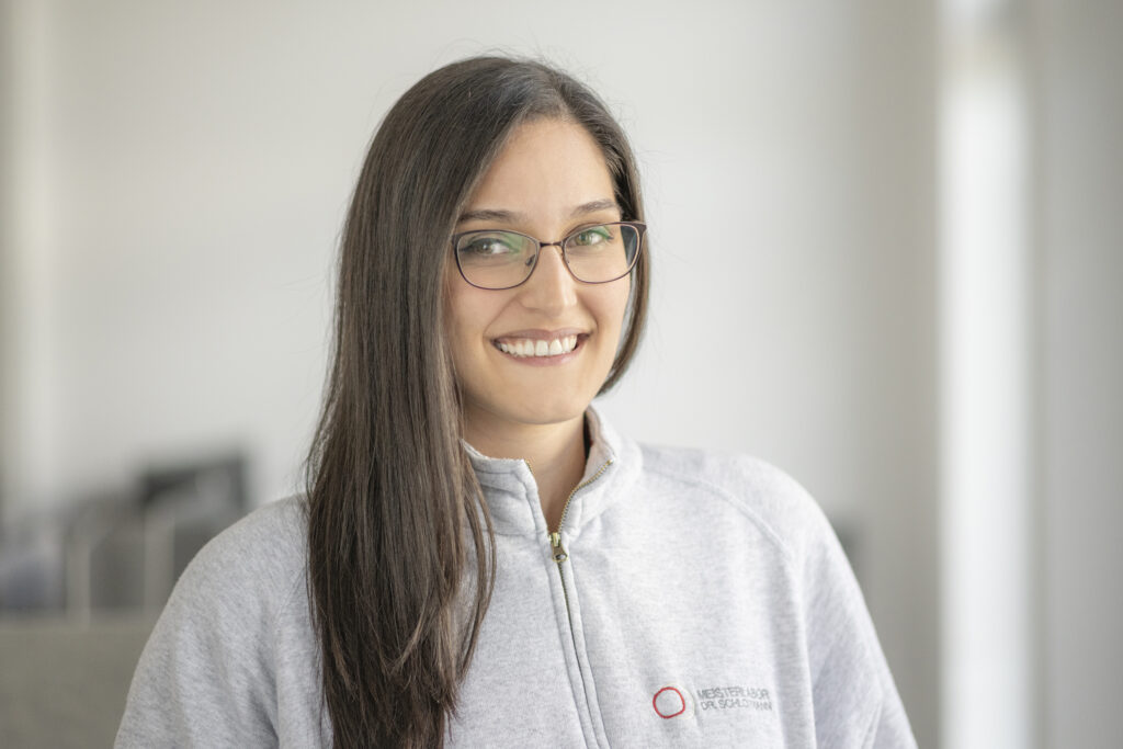 Burcu Ceran Zahntechnikerin im Dr. Schlotmann Meisterlabor