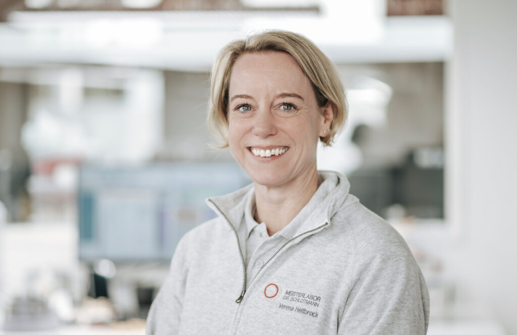 Verena Heitbrock Zahntechnikerin im Dr. Schlotmann Meisterlabor
