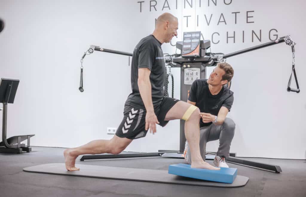 Ihre Gesundheit steht bei uns an erster Stelle. Durch sorgfältige Anamnese und gezielte Untersuchungen identifizieren wir die Ursachen Ihrer Beschwerden und setzen klare Therapieziele.